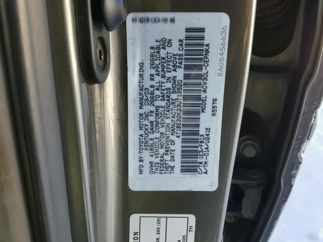 4T1BE32K23U713520 - 2003 TOYOTA CAMRY LE ნაცრისფერი ფოტო 10