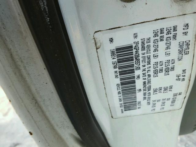 2P4GP4439WR557165 - 1998 PLYMOUTH GRAND VOYA WHITE photo 10
