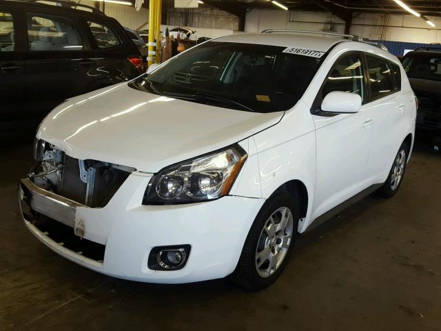 5Y2SM67059Z415362 - 2009 PONTIAC VIBE WHITE photo 2