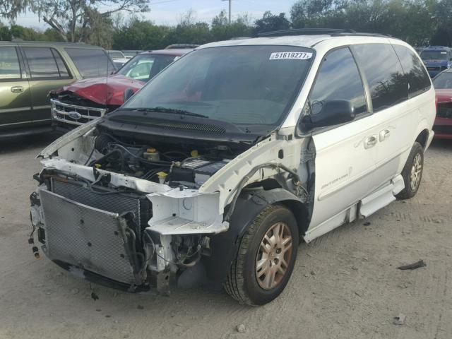 2B4GP74L92R772249 - 2002 DODGE GRAND CARA WHITE photo 2