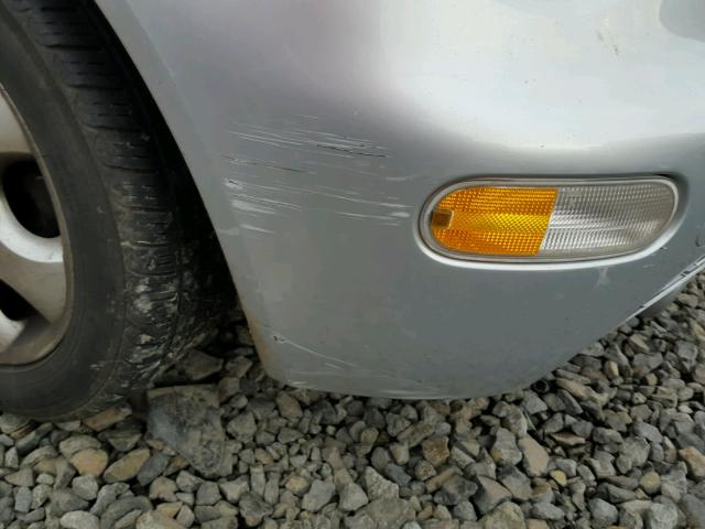 3VWCB21C32M416441 - 2002 VOLKSWAGEN NEW BEETLE 银色 照片 9