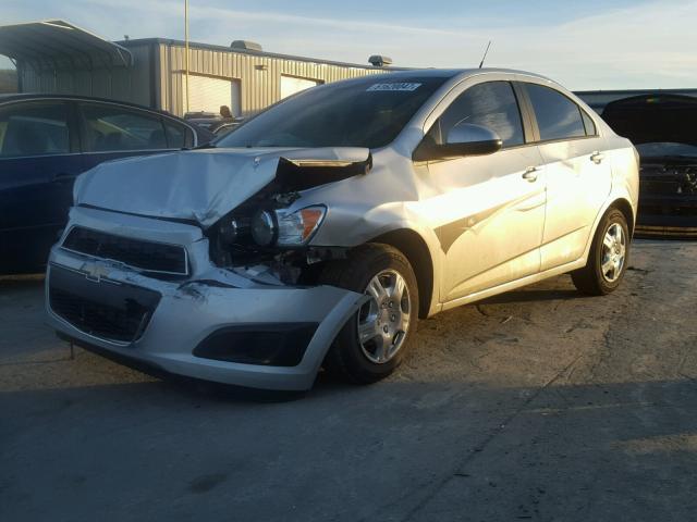 1G1JA5SH9E4174028 - 2014 CHEVROLET SONIC LS Արծաթագույն լուսանկար 2