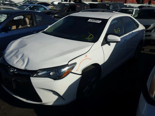 4T1BF1FK6GU180072 - 2016 TOYOTA CAMRY LE WHITE photo 2