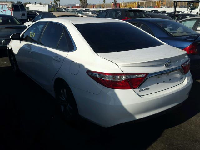 4T1BF1FK6GU180072 - 2016 TOYOTA CAMRY LE WHITE photo 3