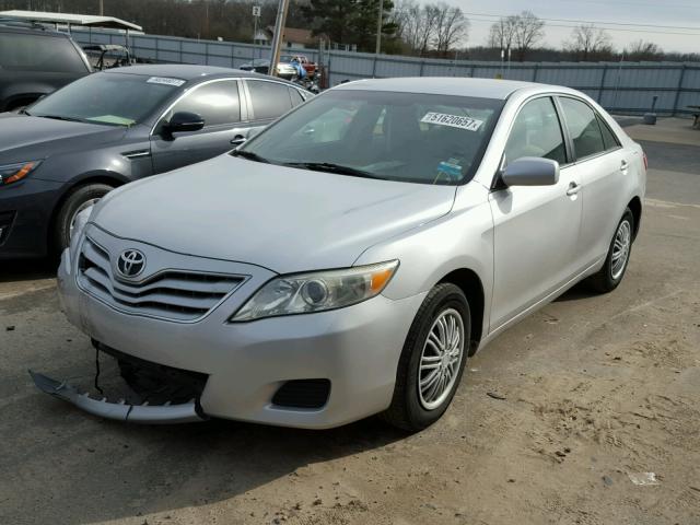 4T1BF3EK1BU148572 - 2011 TOYOTA CAMRY BASE SILVER photo 2