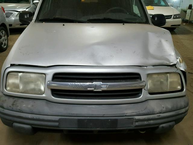 2CNBJ13CXY6902526 - 2000 CHEVROLET TRACKER SILVER photo 7