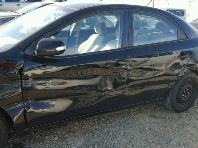 KNAFU4A26A5822194 - 2010 KIA FORTE EX BLACK photo 9