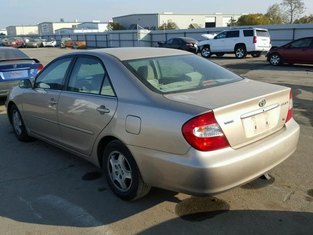 4T1BF32K02U033207 - 2002 TOYOTA CAMRY LE ოქროსფერი ფოტო 3