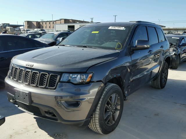 1C4RJEAG7HC617130 - 2017 JEEP GRAND CHER GRAY photo 2