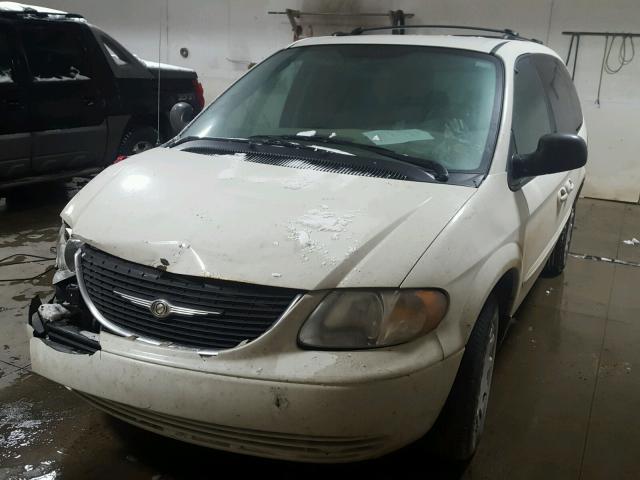 2C4GP24323R252367 - 2003 CHRYSLER TOWN & COU WHITE photo 2