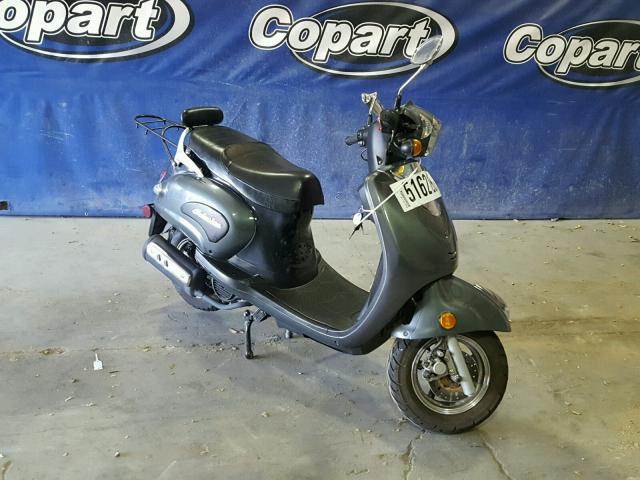 LE8TGKPD181000214 - 2008 SHWI SCOOTER GRAY photo 1