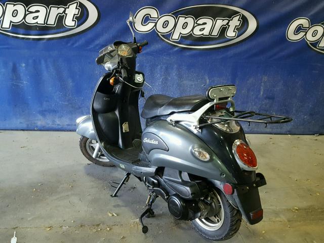 LE8TGKPD181000214 - 2008 SHWI SCOOTER GRAY photo 3