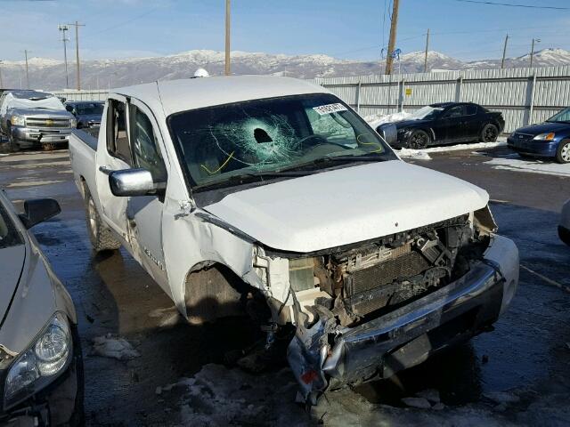 1N6AA07B95N517913 - 2005 NISSAN TITAN XE WHITE photo 1