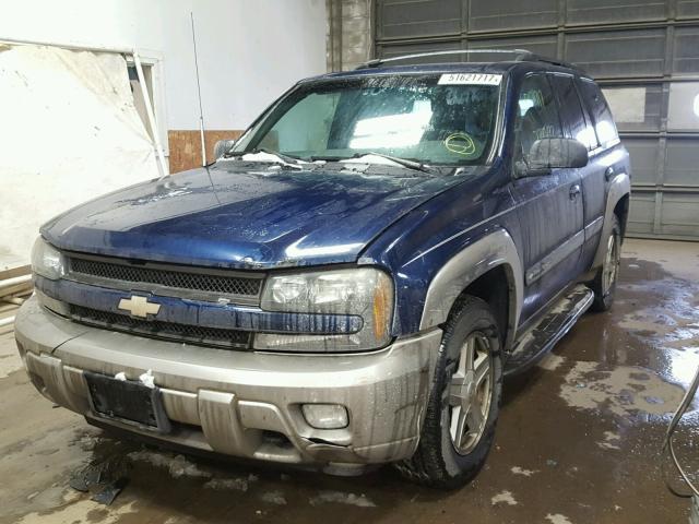 1GNDT13S822402990 - 2002 CHEVROLET TRAILBLAZE BLUE photo 2