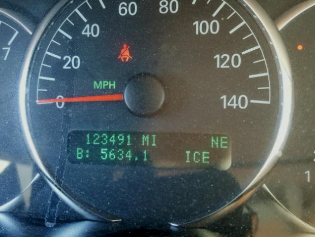 2G4WC582281207988 - 2008 BUICK LACROSSE C BLUE photo 8