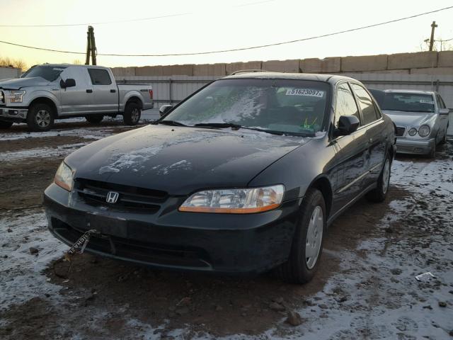 1HGCG1645XA025393 - 1999 HONDA ACCORD LX GREEN photo 2