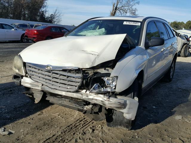 2C4GF68455R660779 - 2005 CHRYSLER PACIFICA T WHITE photo 2