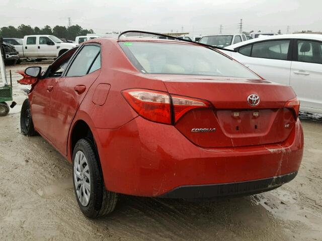 5YFBURHEXHP671176 - 2017 TOYOTA COROLLA L RED photo 3