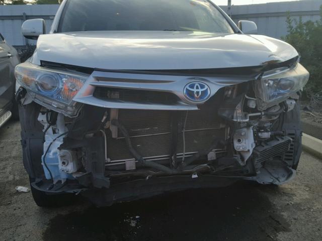 JTEDC3EH5C2007295 - 2012 TOYOTA HIGHLANDER WHITE photo 9