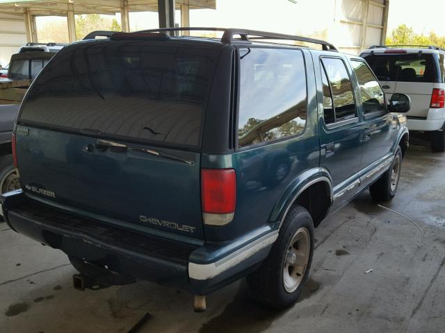 1GNCS13W0VK179589 - 1997 CHEVROLET BLAZER GREEN photo 4