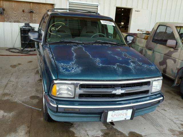 1GNCS13W0VK179589 - 1997 CHEVROLET BLAZER GREEN photo 9