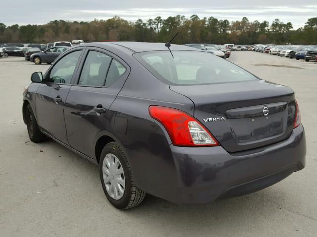 3N1CN7APXFL880285 - 2015 NISSAN VERSA S CHARCOAL photo 3