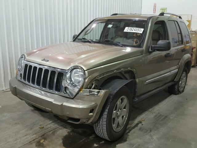 1J4GK58K75W556414 - 2005 JEEP LIBERTY LI GOLD photo 2