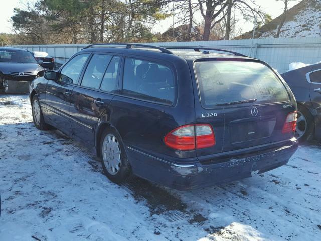 WDBJH82J12X064185 - 2002 MERCEDES-BENZ E 320 4MAT BLUE photo 3