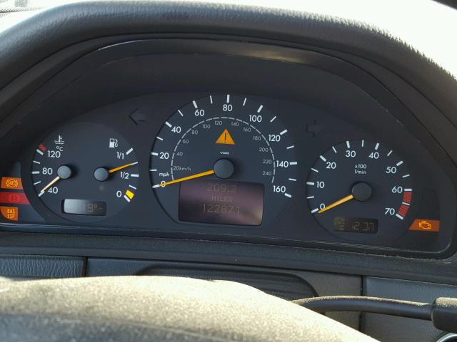 WDBJH82J12X064185 - 2002 MERCEDES-BENZ E 320 4MAT BLUE photo 8