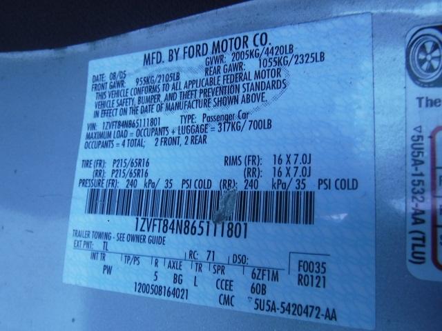 1ZVFT84N865111801 - 2006 FORD MUSTANG SILVER photo 10