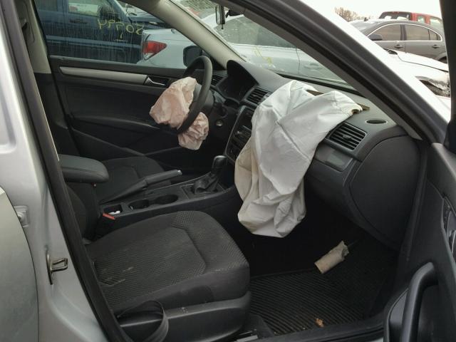 1VWAP7A39DC045389 - 2013 VOLKSWAGEN PASSAT S Plata foto 5