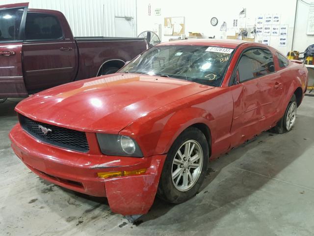 1ZVHT80N485130363 - 2008 FORD MUSTANG RED photo 2