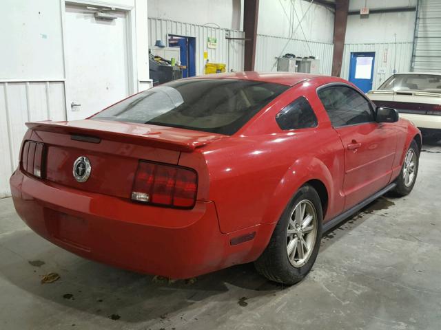 1ZVHT80N485130363 - 2008 FORD MUSTANG RED photo 4
