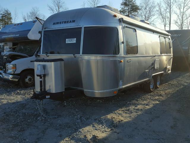 1STJFYJ29HJ537457 - 2017 AIRS TRVL TLR SILVER photo 2