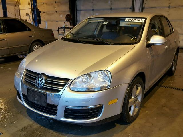 3VWJZ71K79M025469 - 2009 VOLKSWAGEN JETTA S SILVER photo 2