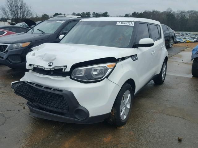 KNDJN2A24F7796981 - 2015 KIA SOUL WHITE photo 2