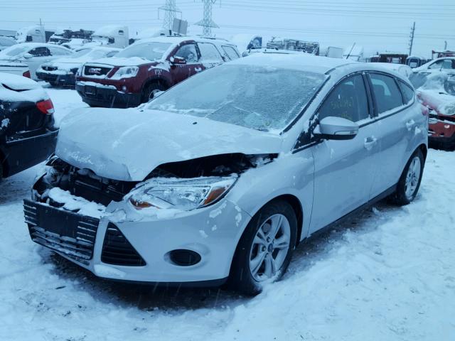 1FADP3K2XEL458752 - 2014 FORD FOCUS SE SILVER photo 2