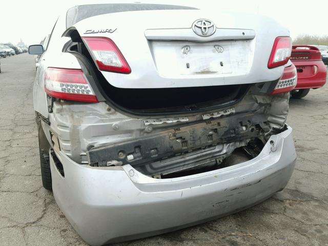 4T1BF3EK2BU156454 - 2011 TOYOTA CAMRY BASE SILVER photo 9