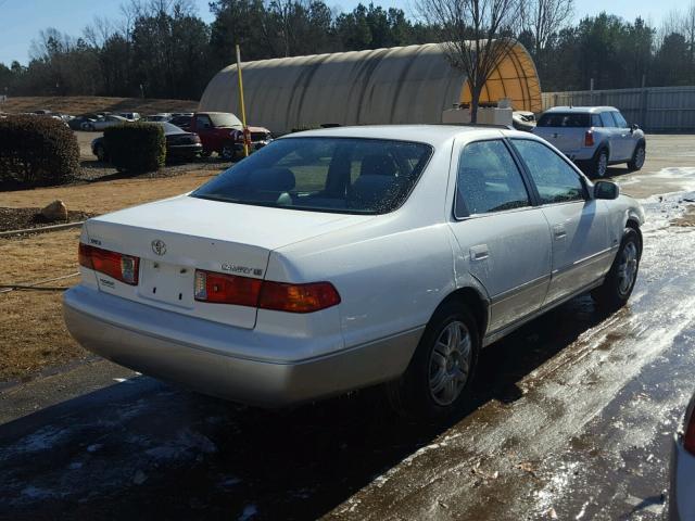 JT2BG22K210600687 - 2001 TOYOTA CAMRY CE WHITE photo 4