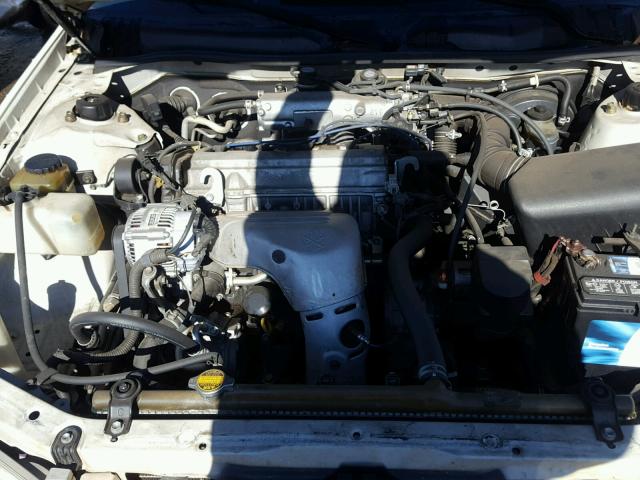 JT2BG22K210600687 - 2001 TOYOTA CAMRY CE WHITE photo 7