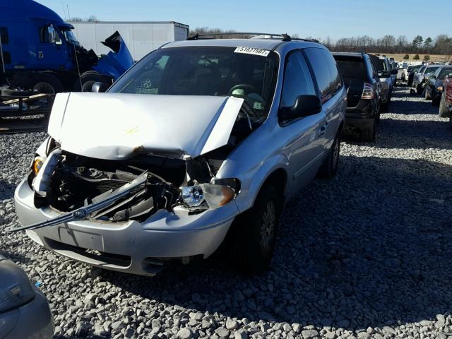 2C4GP44R25R160923 - 2005 CHRYSLER TOWN & COU SILVER photo 2