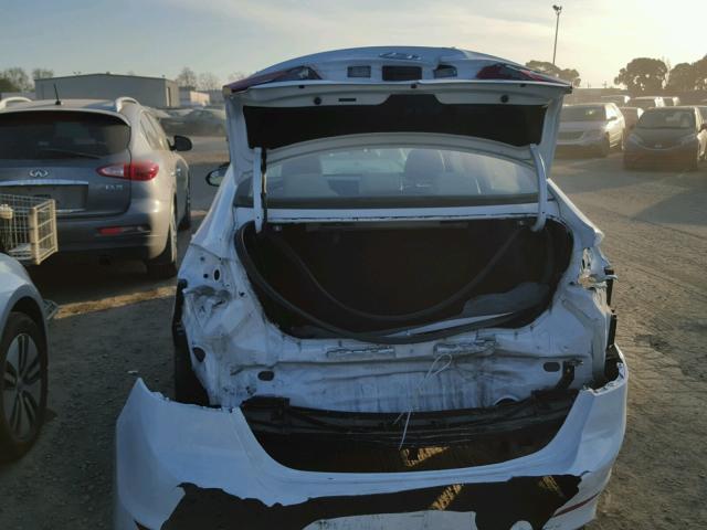 5NPD84LF9HH143013 - 2017 HYUNDAI ELANTRA SE WHITE photo 9