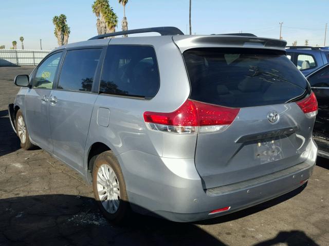 5TDYK3DC7ES498219 - 2014 TOYOTA SIENNA XLE SILVER photo 3