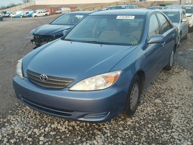 4T1BE32K63U720048 - 2003 TOYOTA CAMRY LE BLUE photo 2