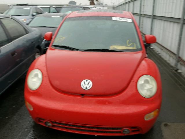 3VWCD21C5YM463781 - 2000 VOLKSWAGEN NEW BEETLE 红色 照片 9