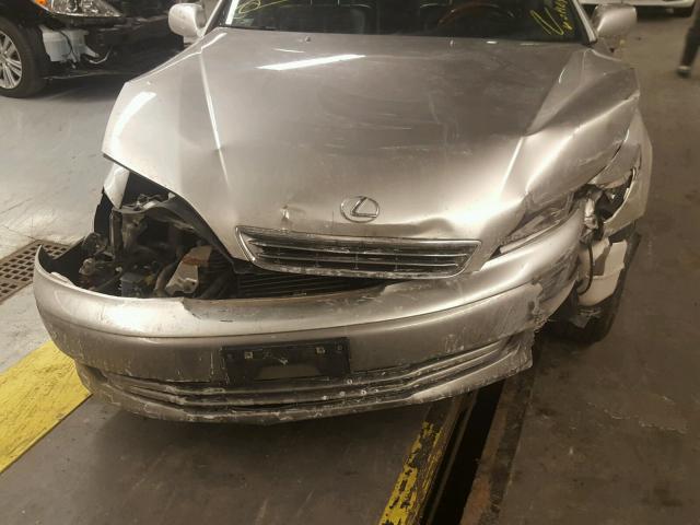 JT8BF28G9Y0288115 - 2000 LEXUS ES 300 SILVER photo 9