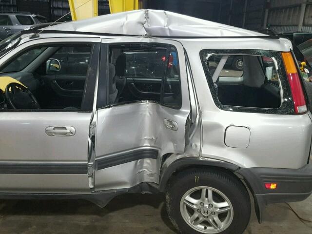 JHLRD1869YC053223 - 2000 HONDA CR-V EX SILVER photo 9