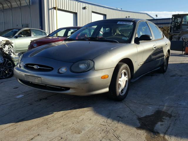 1FAFP52S9WG278046 - 1998 FORD TAURUS LX GREEN photo 2