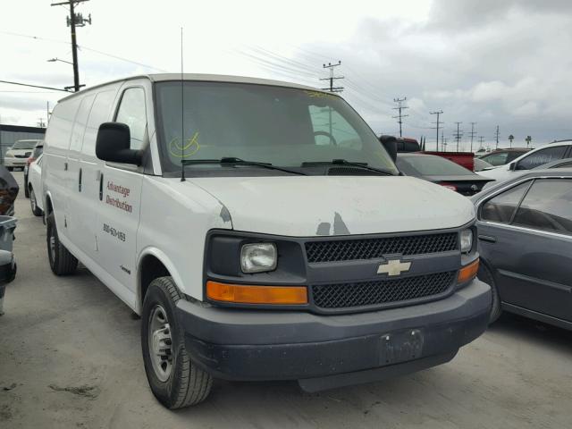 1GCGG29VX51266504 - 2005 CHEVROLET EXPRESS G2 WHITE photo 1