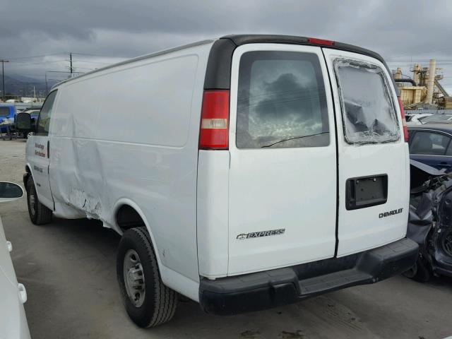 1GCGG29VX51266504 - 2005 CHEVROLET EXPRESS G2 WHITE photo 3